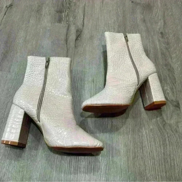 NWOB Lulu’s My Generation Pale Pink Crocodile High Heel Mid-Calf Boots Size 7 - Picture 5 of 10